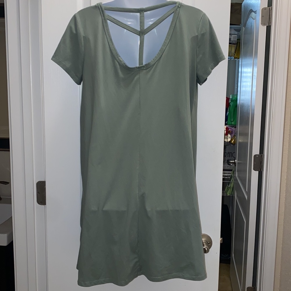 Dress - Picture 2 of 3